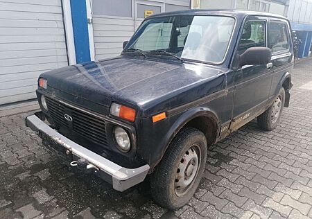 Lada Niva 4x4 ohne TÜV viel Rost