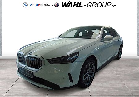 BMW 530 e xDrive Panorama HarmanKardon HeadUp Navi LED