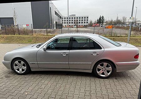 Mercedes-Benz E 240 Avantgarde