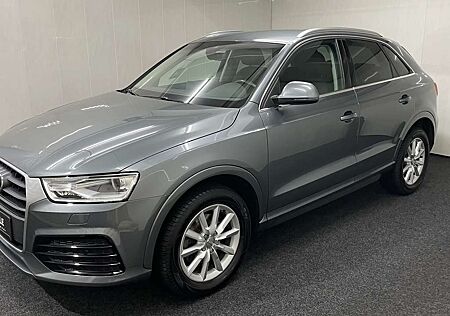 Audi Q3 1,4 TFSI Sport Automatik XENON SHZ NAVI AHK TEMP