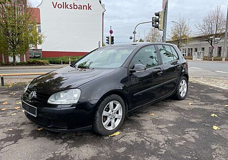 VW Golf gebraucht kaufen VW Golf Volkswagen *TRENDLINE*NAVI*KLIMA*SHZ*TÜV/AU 10/2027*