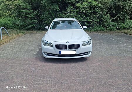 BMW 530d 530 5er Touring Diesel xDrive Touring Aut.