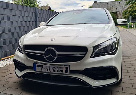 Mercedes-Benz CLA 45 AMG