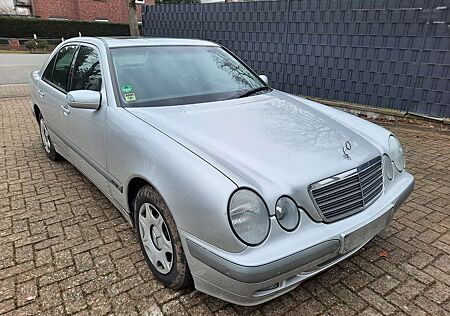 Mercedes-Benz E 200 Kompressor Classic