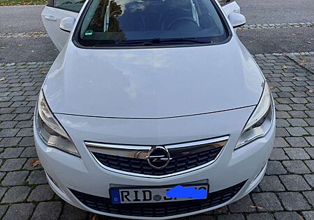 Opel Astra 1.4 Turbo 150 Jahre