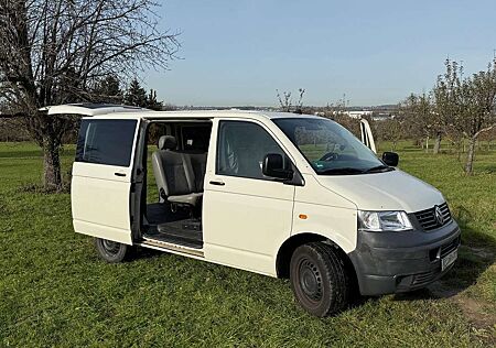 VW T5 Caravelle Volkswagen Caravelle Kurz (5.Si.)