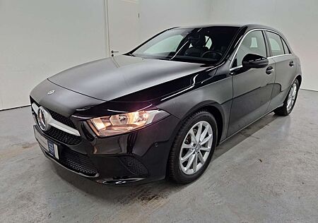 Mercedes-Benz A 180 Progressive Allwetterreifen AHK