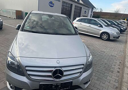 Mercedes-Benz B 180 (BlueEFFICIENCY) Guter Zustand