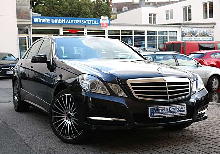 Mercedes-Benz E 350 CGI 4Matic*S-Dach*SHZ*AHK*LEDER*PDC*KLIMAAUT*uvm