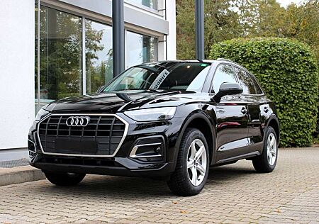 Audi Q5 40 TDI QUATTRO /AMBIENTE / KAMERA / AHK / LED