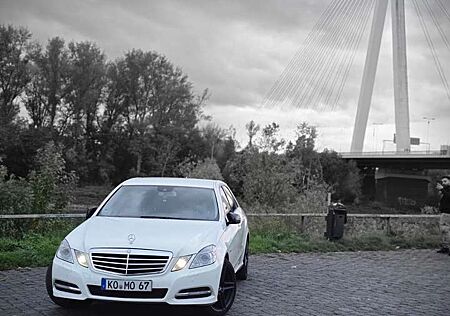 Mercedes-Benz E 220 CDI DPF BlueEFFICIENCY 7G-TRONIC