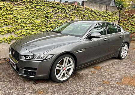 Jaguar XE Prestige 20t Benzin Leder SD 76tkm Scheckheft