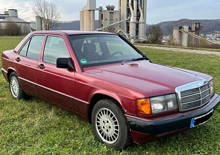 Mercedes-Benz 190 1.8 Kat. Sitzhzg., eSHD, AHK, MB ALU-Winterreifen