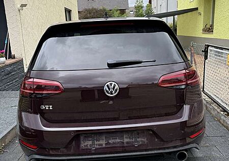 VW Golf GTI Volkswagen 2.0 TSI BMT GTI