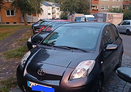 Toyota Yaris +1.0+VVT-i+Team