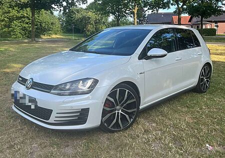 VW Golf Volkswagen GTD GTD BlueMotion Technology DSG