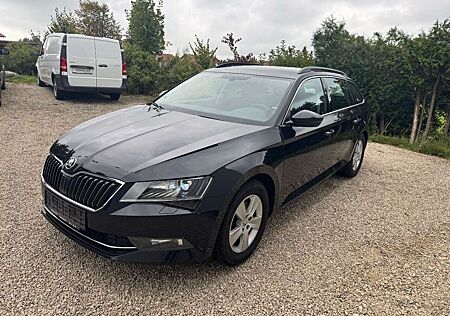 Skoda Superb Combi Ambition 2,0 TDI,Bi-Xenon,PTS,SHZ,
