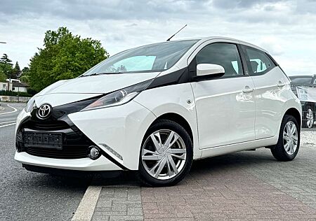 Toyota Aygo x-play Team D Rkamra Unfallfrei LED Tagfahrlicht