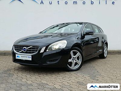 Volvo V60 D3 Momentum /HU 01.2028/AHK/