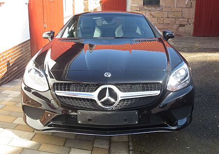 Mercedes-Benz SLC 200