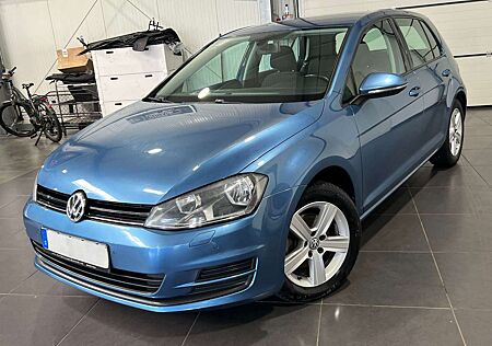 VW Golf Volkswagen VII 2.0 TDi Lim. **Navi*AHK*SHZ*PDC**