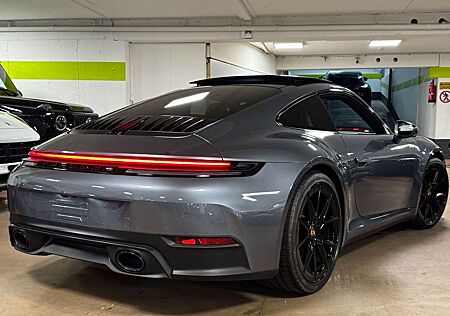 Porsche 992 CARRERA FACELIFT SPORTABGAS LIFT PANO FULL!