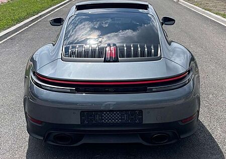 Porsche 992 CARRERA FACELIFT SPORTABGAS LIFT PANO FULL!