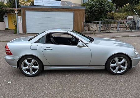 Mercedes-Benz SLK 200 SLK-Klasse Kompressor XENON BOSE LEDER ALU 17 Zoll