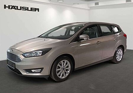 Ford Focus 1.5 Kamera Navigation Sitzheizung