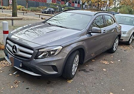 Mercedes-Benz GLA 200 (CDI) d 4Matic 7G-DCT