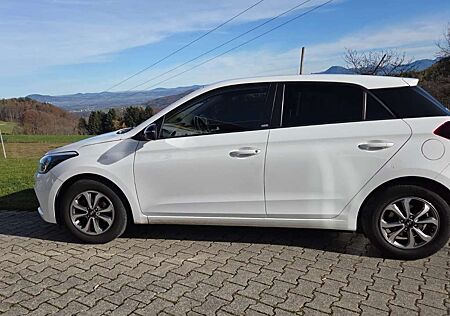 Hyundai i20 1.2 YES!