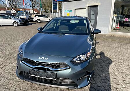 Kia Cee'd Ceed / 1.5 T-GDi 140PS Automatik Navi Apple CarPlay