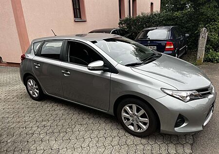 Toyota Auris 1.33 Dual-VVT-i Life Plus