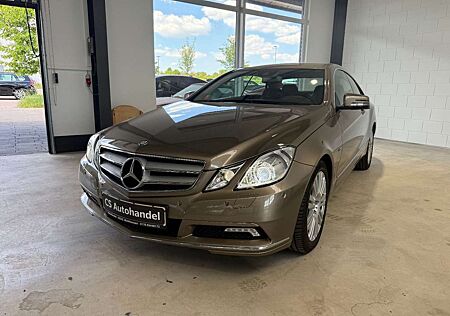 Mercedes-Benz E 250 E -Klasse Coupe CGI BlueEfficiency