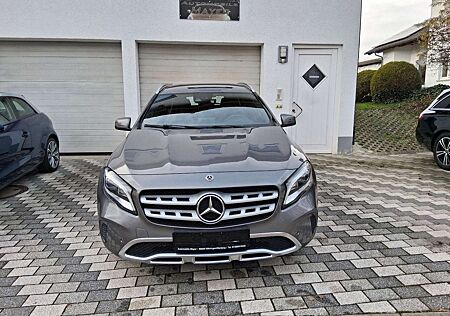 Mercedes-Benz GLA 180 URBAN Progressive-Paket sehr gepflegt