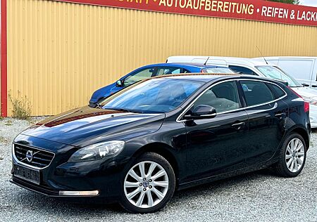 Volvo V40 D4 Summum, LEDER,NAVI,Serviceheft n.b.