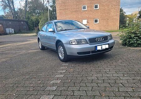 Audi A4 1.8 Automatik 126000 KM Tüv 8/2026