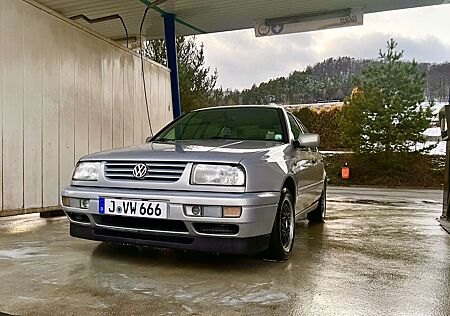 VW Vento Volkswagen 1.8 GLX