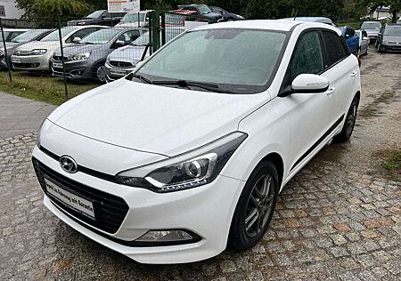 Hyundai i20 blue Passion 2-Hand Scheckheft Navi Kamera