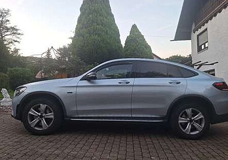 Mercedes-Benz GLC 300 e 4Matic 9G-TRONIC AMG Line