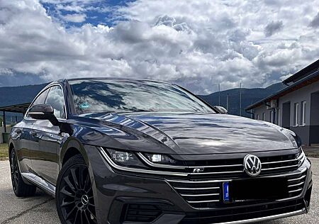 VW Arteon Volkswagen R-Line