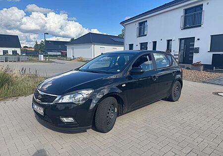 Kia Cee'd Ceed / Ceed 1.4 CVVT Spirit