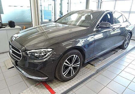 Mercedes-Benz E 220 d 4M Avantgarde/LED/Panorama-SD/Kamera/