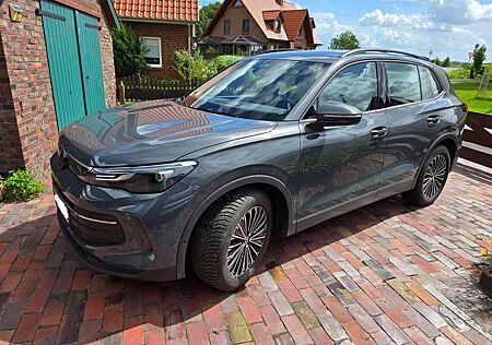 VW Tiguan Volkswagen 1.5 eHybrid OPF DSG Life