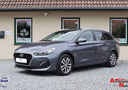 Hyundai i30 cw Premium 1.6 CRDI Automatik/AHK/Teilleder