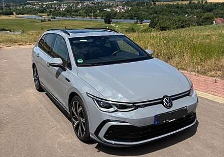 VW Golf Variant Volkswagen R-Line
