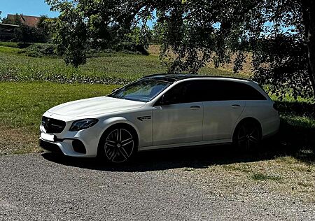 Mercedes-Benz E 63 AMG E-Klasse T-Modell S 4Matic+ T 9G-TRONIC