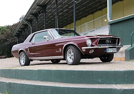 Ford Mustang Coupe