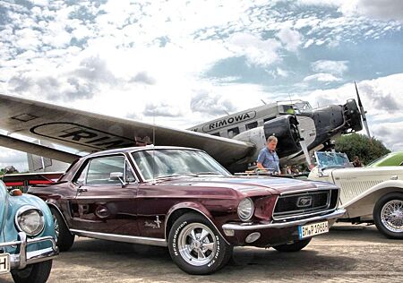 Ford Mustang Coupe