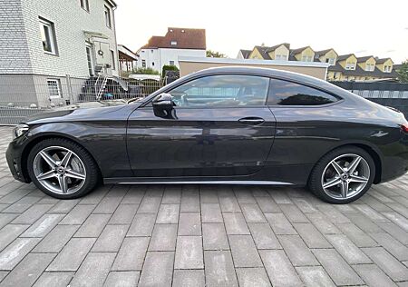 Mercedes-Benz C 300 Coupe 4Matic 9G-TRONIC AMG Line